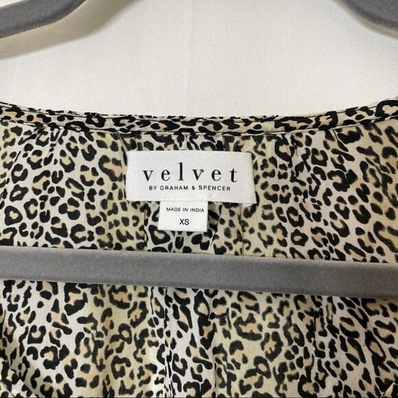 Graham & Spencer Olivia Leopard Printed Blouse - Picture 7 of 13